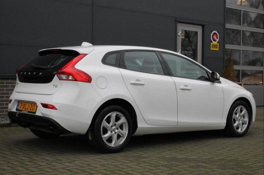 Volvo V40 - 1.6 T2 / 120 PK / Trekhaak / Navigatie / 1e Eigenaar / Dealer Onderhouden - 1