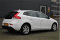 Volvo V40 - 1.6 T2 / 120 PK / Trekhaak / Navigatie / 1e Eigenaar / Dealer Onderhouden - 1 - Thumbnail