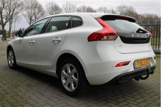 Volvo V40 - 1.6 T2 / 120 PK / Trekhaak / Navigatie / 1e Eigenaar / Dealer Onderhouden - 1