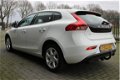 Volvo V40 - 1.6 T2 / 120 PK / Trekhaak / Navigatie / 1e Eigenaar / Dealer Onderhouden - 1 - Thumbnail