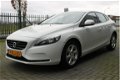 Volvo V40 - 1.6 T2 / 120 PK / Trekhaak / Navigatie / 1e Eigenaar / Dealer Onderhouden - 1 - Thumbnail