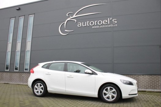 Volvo V40 - 1.6 T2 / 120 PK / Trekhaak / Navigatie / 1e Eigenaar / Dealer Onderhouden - 1