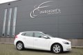 Volvo V40 - 1.6 T2 / 120 PK / Trekhaak / Navigatie / 1e Eigenaar / Dealer Onderhouden - 1 - Thumbnail