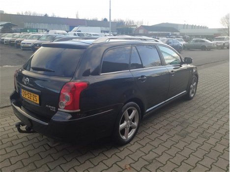 Toyota Avensis Wagon - 2.2 D-4D D-CAT Clean Power Executive - 1