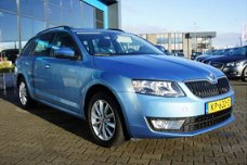 Skoda Octavia Combi - 1.0 TSI Greentech Ambition Business Trekhaak , Navigatie, Clima