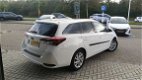 Toyota Auris Touring Sports - 1.8 Hybrid 136pk CVT Dynamic ACTIE van € 21.950 voor € 19.950 - 1 - Thumbnail