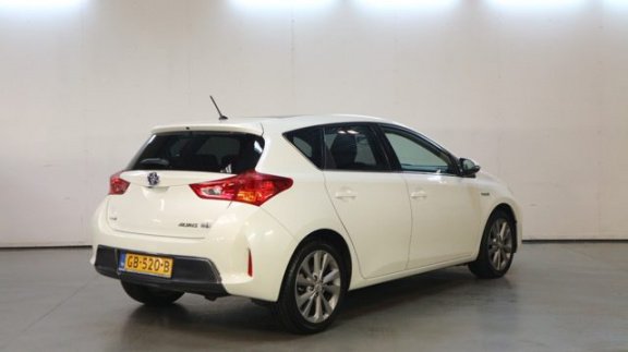 Toyota Auris - 1.8 Hybrid Lease Pearl white met Panoramadak - 1