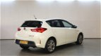 Toyota Auris - 1.8 Hybrid Lease Pearl white met Panoramadak - 1 - Thumbnail