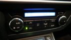 Toyota Auris - 1.8 Hybrid Lease Pearl white met Panoramadak - 1 - Thumbnail