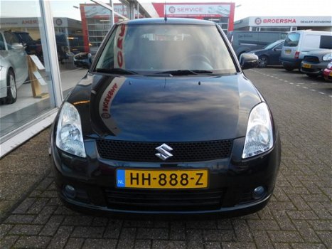 Suzuki Swift - 1.5 SPORTLINE. DEALERONDERHOUDEN MET 106.000 KM. KEYLES. AIRCO - 1