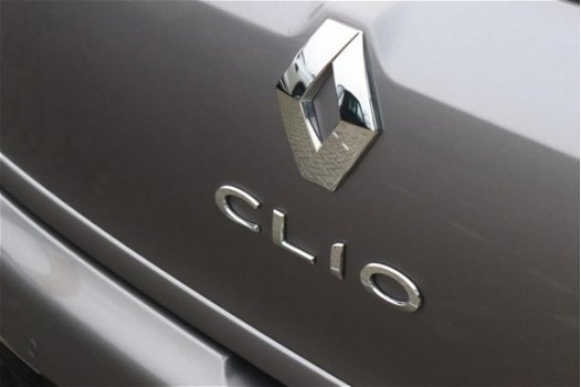 Renault Clio - TCe 90 Night & Day | PDC | Navi | Airco | 4 seizoenenbanden | 1e eigenaar | Dealer on - 1