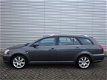 Toyota Avensis Wagon - 2.0 VVTi Executive Automaat - 1 - Thumbnail