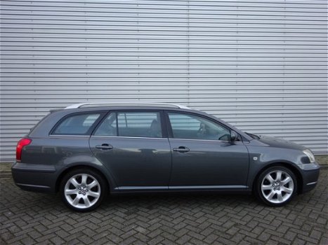 Toyota Avensis Wagon - 2.0 VVTi Executive Automaat - 1