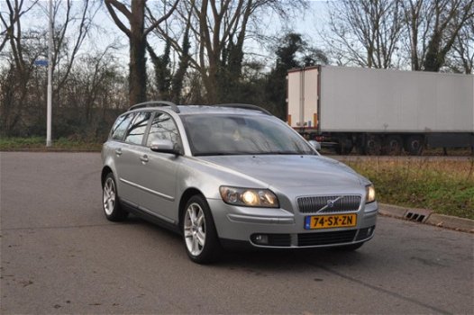 Volvo V50 - 2.4 Edition II AUTOMAAT/NAVIGATIE/LEDER NETTE STAAT - 1