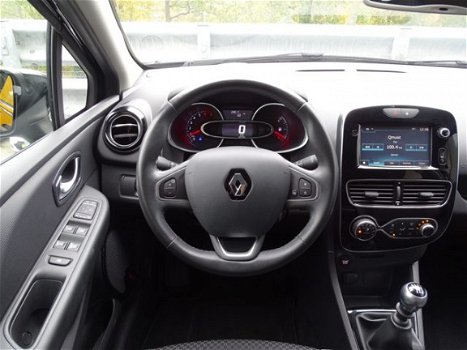Renault Clio - TCe 120pk Intens | Navigatiesysteem | Cruise control | Climate control | - 1