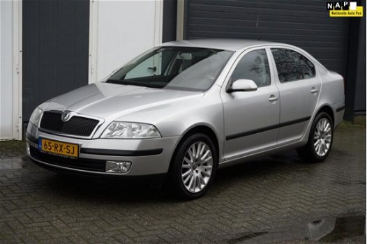 Skoda Octavia - 1.6 Ambiente Sport - 1