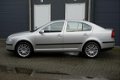 Skoda Octavia - 1.6 Ambiente Sport - 1 - Thumbnail