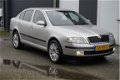 Skoda Octavia - 1.6 Ambiente Sport - 1 - Thumbnail