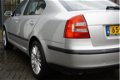 Skoda Octavia - 1.6 Ambiente Sport - 1 - Thumbnail