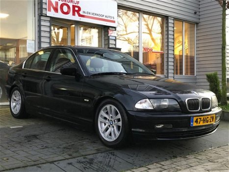 BMW 3-serie - 318i Executive Navigatie rood leer Xenon auto is in top conditie - 1