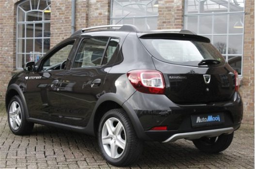 Dacia Sandero - 0.9 TCe Ambiance Lauréate, Navigatie, Cruise control, PDC, Bluetooth etc. Slechts 22 - 1