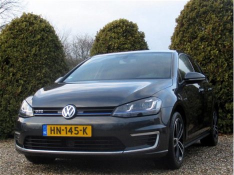 Volkswagen Golf - 1.4 TSI GTE / Leder / Navi - 1