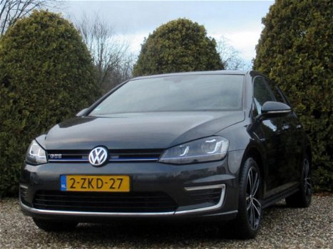 Volkswagen Golf - 1.4 TSI GTE / Navi / Panoramadak - 1