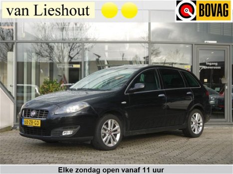 Fiat Croma - 2.2-16V Corporate AUTOMAAT Nav/Climate/PDC - 1