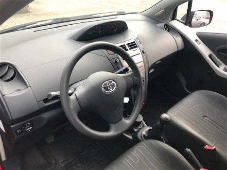 Toyota Yaris - 5-deurs 1.0 VVTi Cool Nederlandse auto met gunstige km.stand, airco, etc - 1