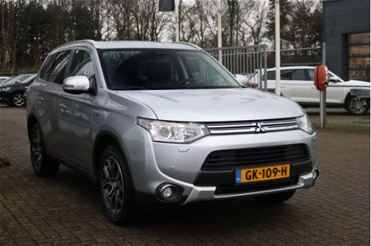 Mitsubishi Outlander - 2.0 PHEV Limited Edition X-Line - All-in prijs | leder | navi | open dak - 1