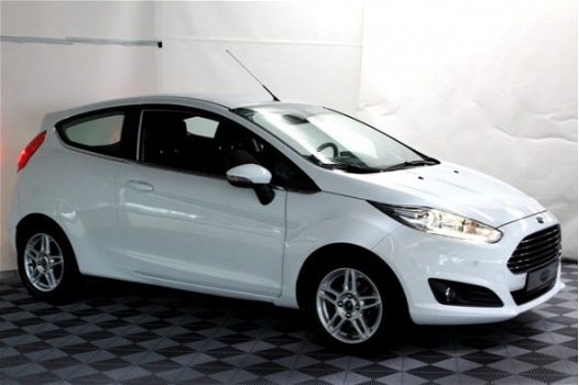 Ford Fiesta - 1.0 EcoBoost Titanium AUTOMAAT BLUETH LED PDC ECC '14 - 1