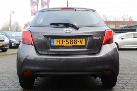 Toyota Yaris - 1.3 VVT-i Aspiration Airco, Navigatie & Cruise Control - 1