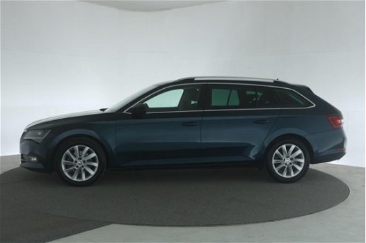 Skoda Superb Combi - 1.6 TDI Style Businessline DSG Aut. [ xenon navi groot ] - 1