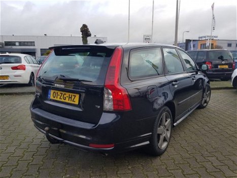 Volvo V50 - 2.5 T5 Momentum 230PK [ leder navi dealerauto ] - 1