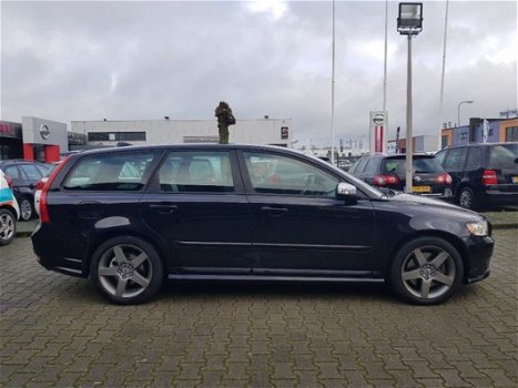 Volvo V50 - 2.5 T5 Momentum 230PK [ leder navi dealerauto ] - 1