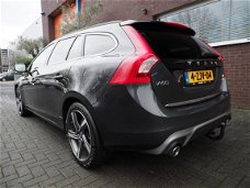 Volvo V60 - 2.4 D6 AWD Plug-In Hybrid R-Design Xenon Pano Leder Navi EX BTW