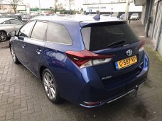 Toyota Auris Touring Sports - 1.8 Hybride Executive /trekhaak/