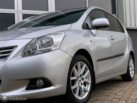 Toyota Avensis Wagon - 1.8 VVTi Business - 1