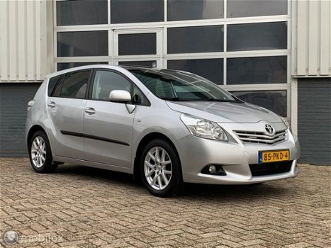 Toyota Avensis Wagon - 1.8 VVTi Business - 1