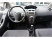 Toyota Yaris - 1.3 VVT-i Aspiration 5drs dealer onderhouden - 1 - Thumbnail