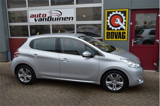 Peugeot 208 - 1.6 VTi Allure O.a.: Navi, Clima, Led verlichting, 16 Inch L.M - 1