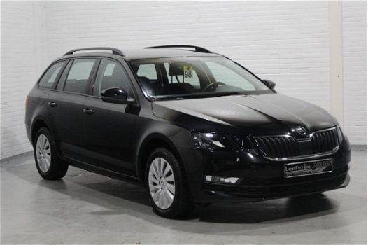 Skoda Octavia Combi - 1.2 TSI Greentech Active 86pk Airco, Mirror link navi, Radio, Dakrails, Elektr - 1