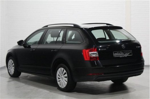 Skoda Octavia Combi - 1.2 TSI Greentech Active 86pk Airco, Mirror link navi, Radio, Dakrails, Elektr - 1