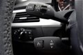 BMW 3-serie - 320i Dynamic Exec. CLIMA CRUISE ZWART - 1 - Thumbnail