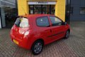 Renault Twingo - 1.2 16V Authentique AIRCO / STUURBEKRACHTIGING / CRUISE CONTROLE / ELEKTR. RAMEN - 1 - Thumbnail