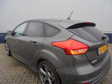 Ford Focus - 1.0 EcoBoost 125pk 5-deurs ST Line 18INCH / NAVI - 1