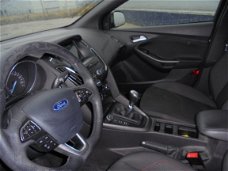 Ford Focus - 1.0 EcoBoost 125pk 5-deurs ST Line 18INCH / NAVI