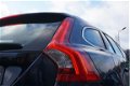 Volvo V60 - 2.4 D6 AWD Plug-In Hybrid Summum HYBRID TECHNOLOGY FAMILY SECURITY - 1 - Thumbnail