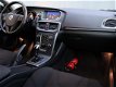 Volvo V40 - D2 Kinetic / Navigatie / Park Assist - 1 - Thumbnail