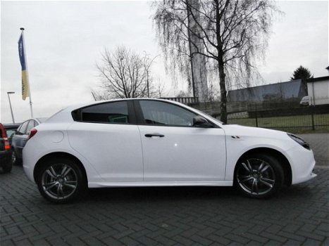 Alfa Romeo Giulietta - 1.6 JTDm Super AUTOMAAT - 1